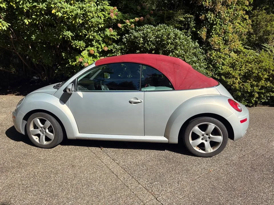 2009 Volkswagen New Beetle - Image 2 of 2