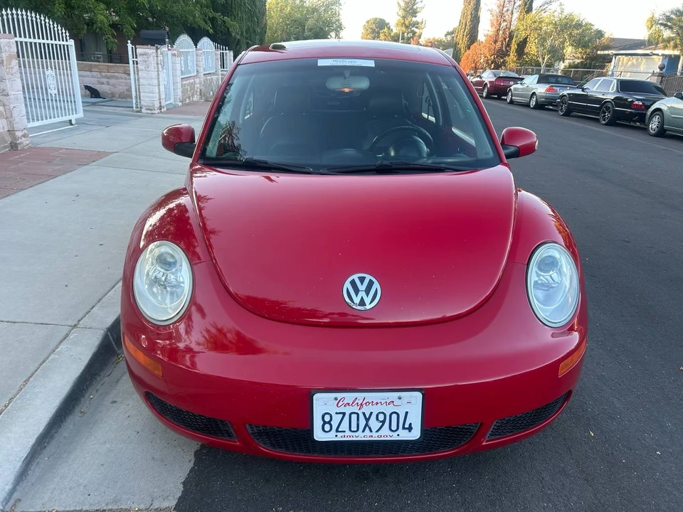 2009 Volkswagen New Beetle - Image 2 of 7