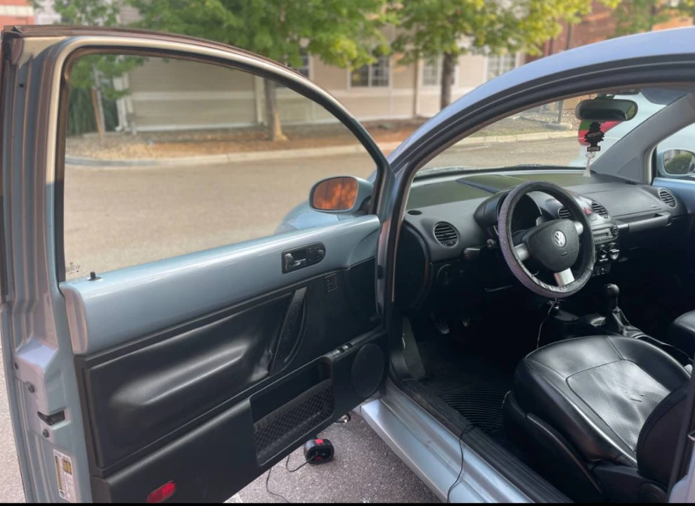 2009 Volkswagen New Beetle - Image 15 of 20