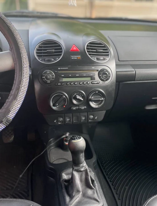 2009 Volkswagen New Beetle - Image 17 of 20