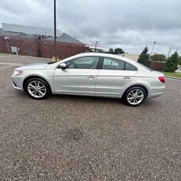 2009 Volkswagen CC Luxury Sedan 4D