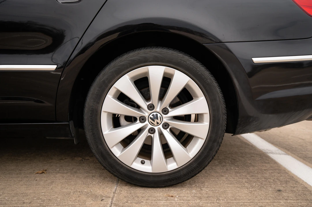 2009 Volkswagen CC - Image 12 of 29