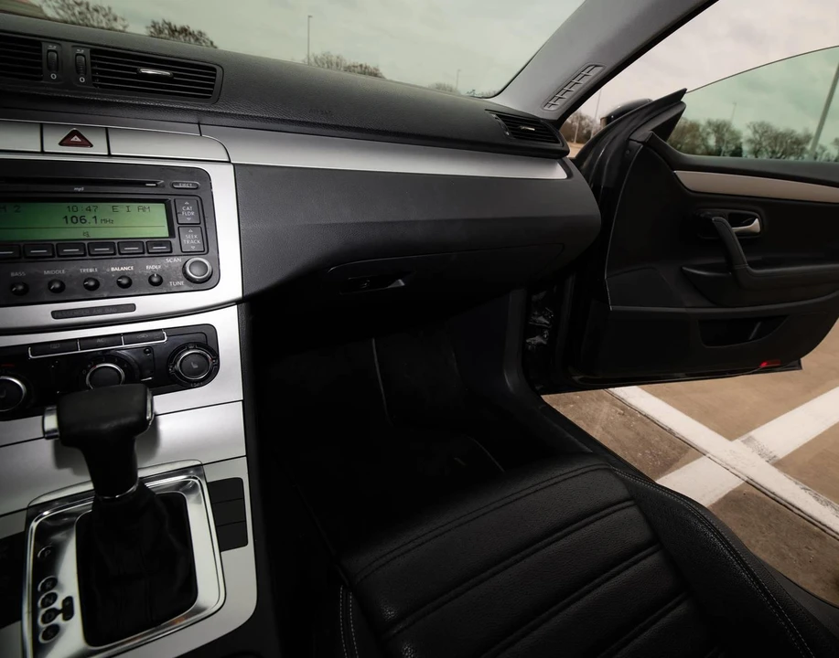 2009 Volkswagen CC - Image 28 of 29
