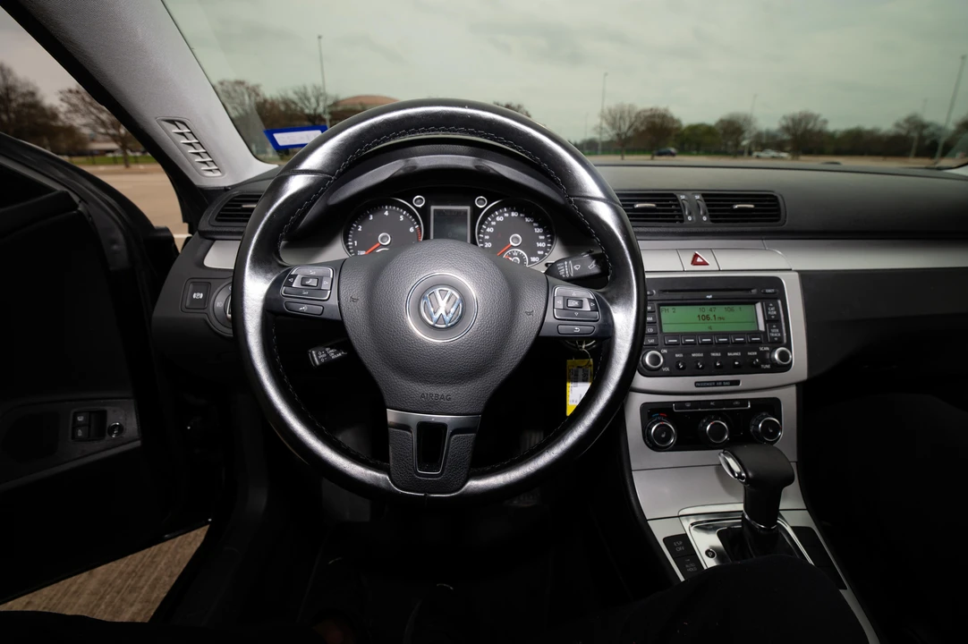 2009 Volkswagen CC - Image 18 of 29