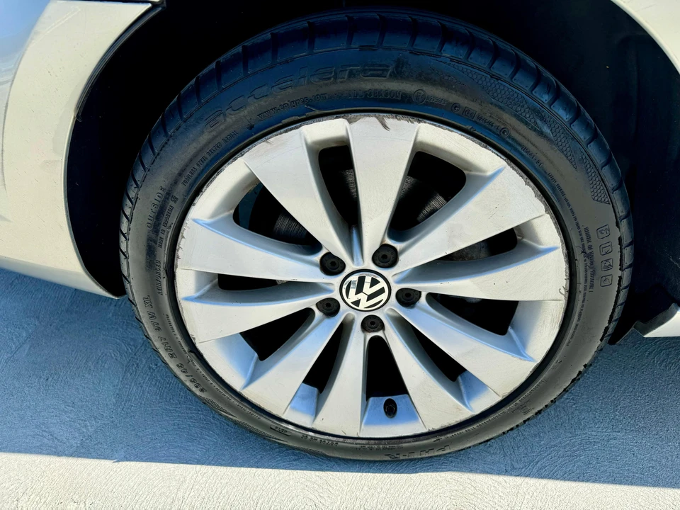 2009 Volkswagen CC - Image 27 of 31