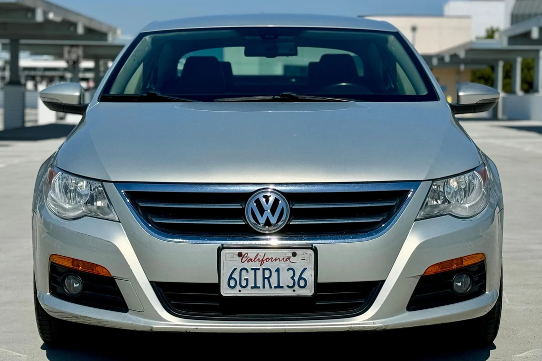 2009 Volkswagen CC - Image 2 of 31