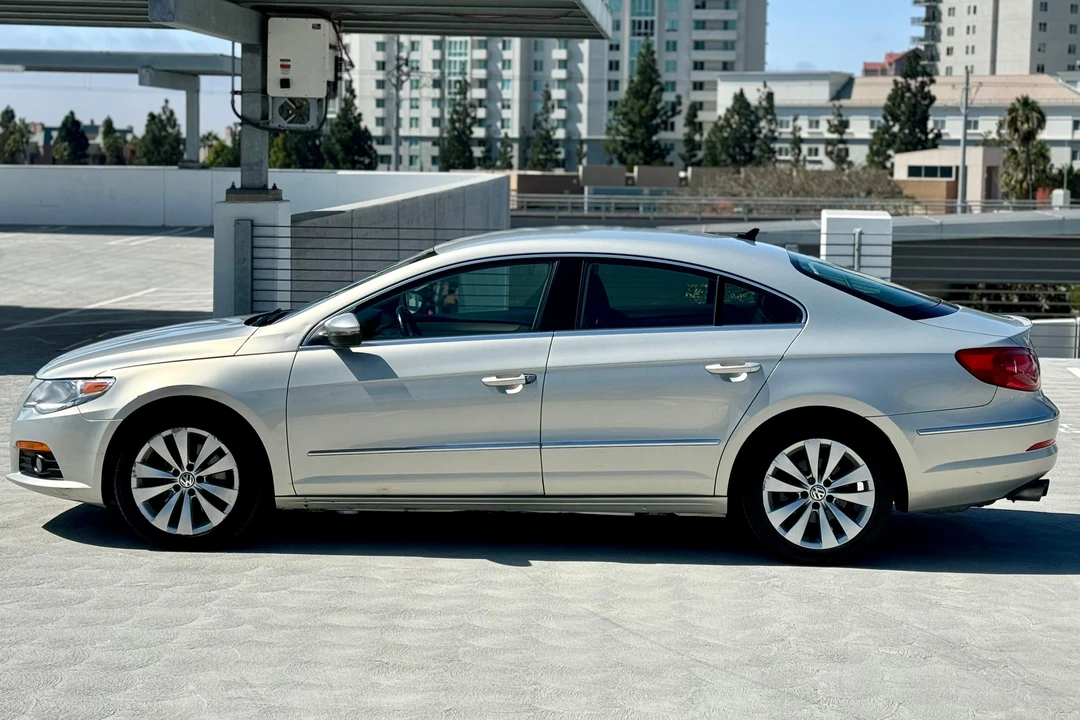 2009 Volkswagen CC - Image 3 of 31