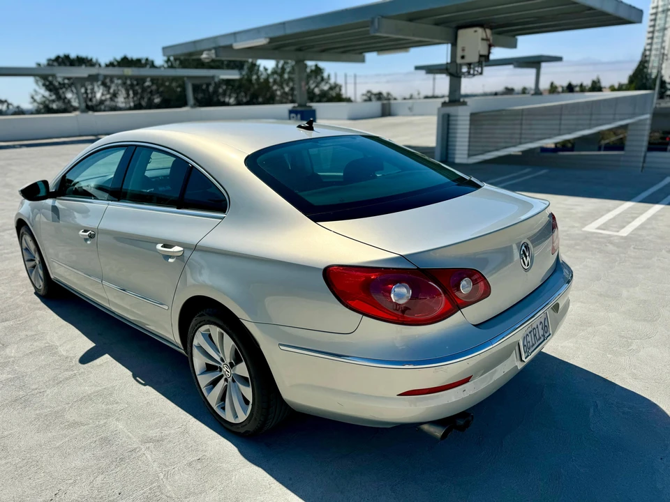 2009 Volkswagen CC - Image 14 of 31