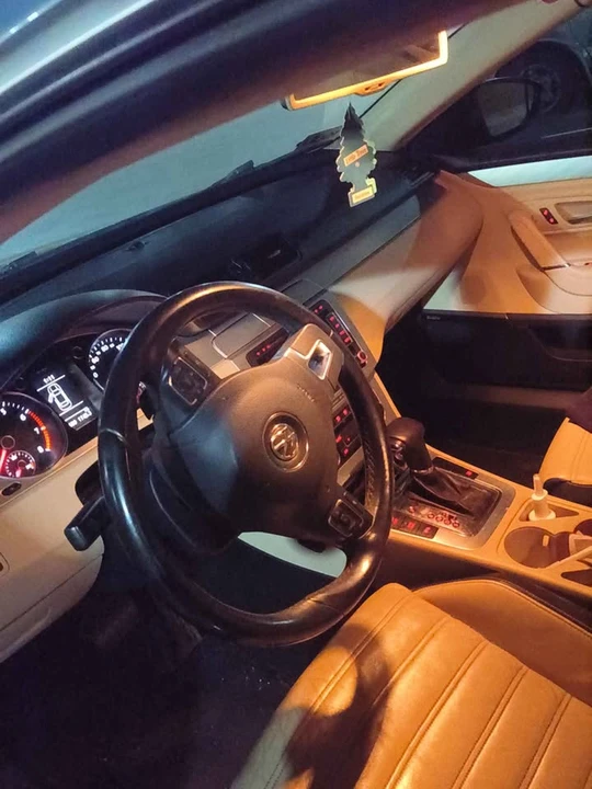 2009 Volkswagen CC - Image 2 of 3