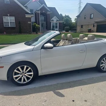 2009 Volkswagen Eos Executive Convertible 2D
