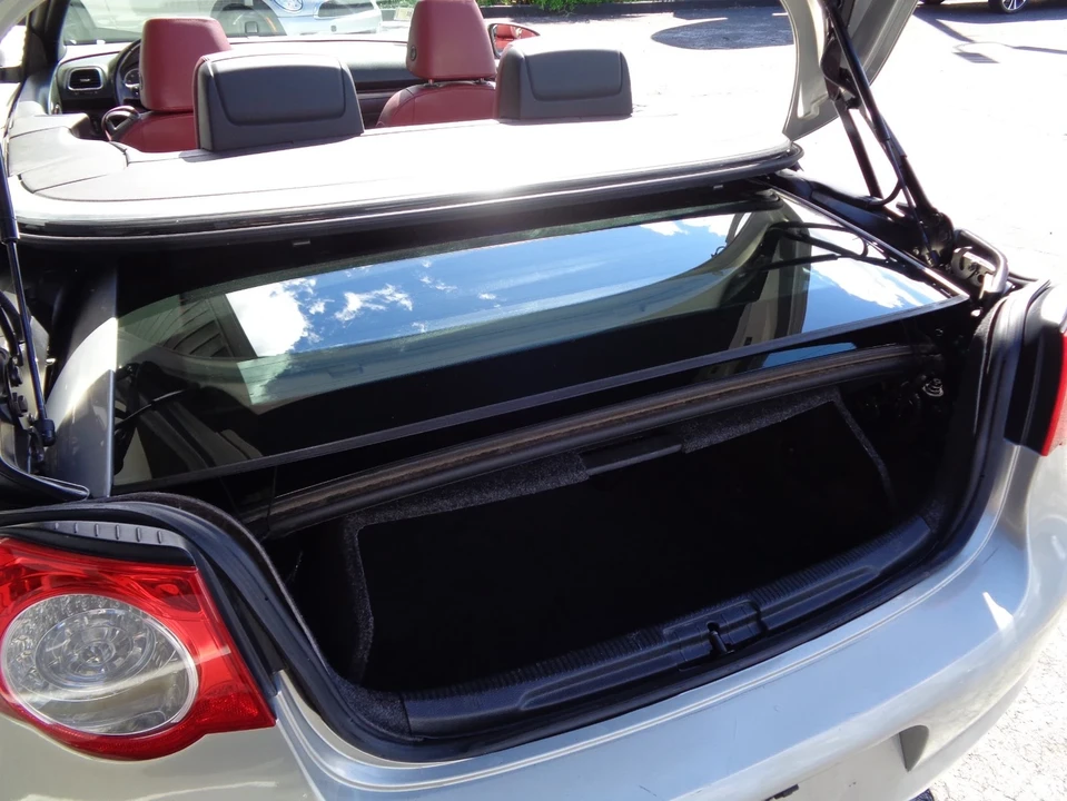 2009 Volkswagen Eos - Image 13 of 20