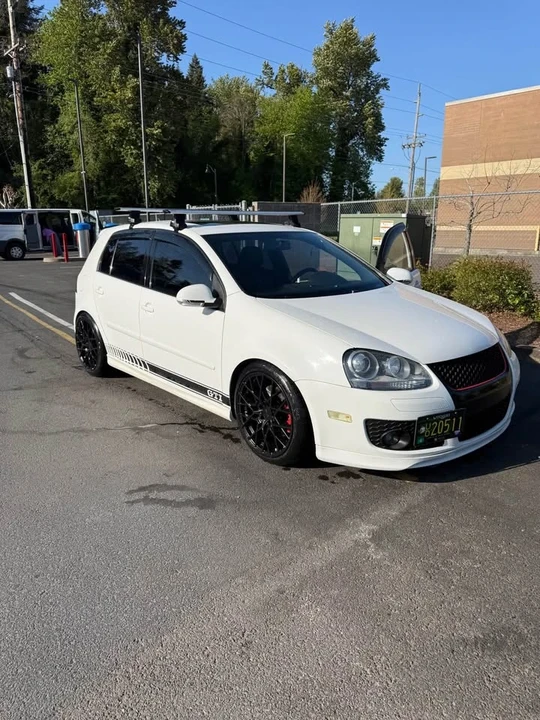 2009 Volkswagen GTI Mk5 - Image 2 of 10
