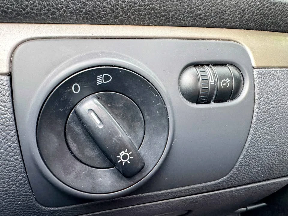 2009 Volkswagen Golf Mk5 - Image 8 of 17