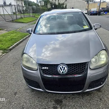 2009 Volkswagen Golf GTI SE Hatchback Coupe 2D