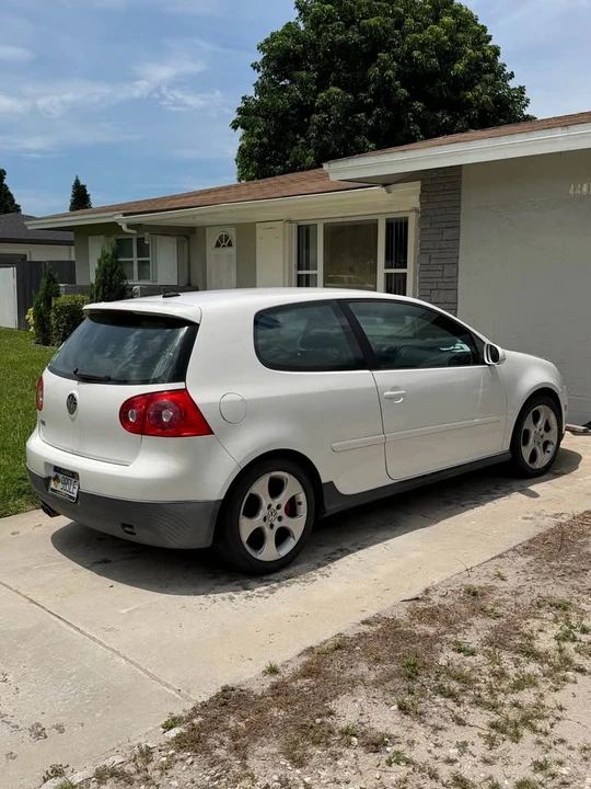 2009 Volkswagen GTI Mk5 - Image 2 of 5