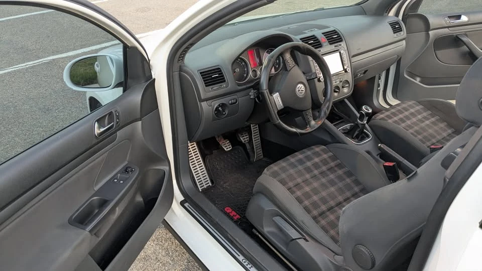 2009 Volkswagen GTI Mk5 - Image 18 of 19