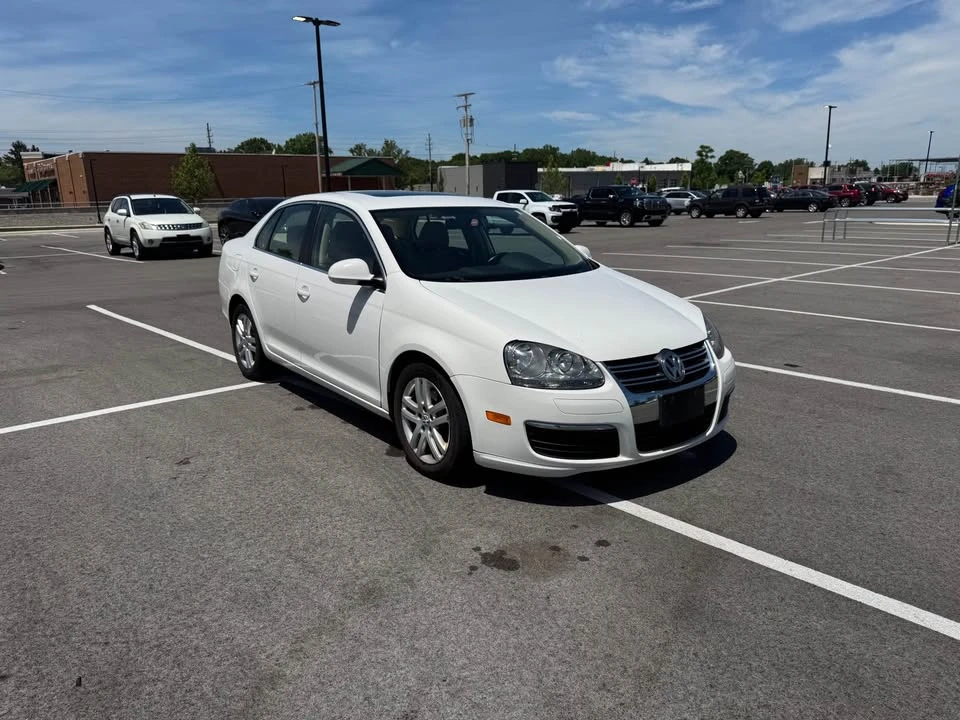 2009 Volkswagen A5 Jetta - Image 4 of 12