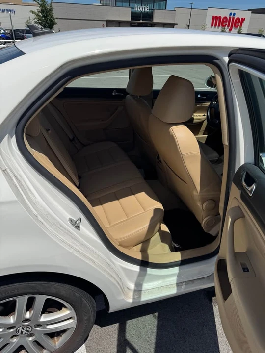 2009 Volkswagen A5 Jetta - Image 9 of 12
