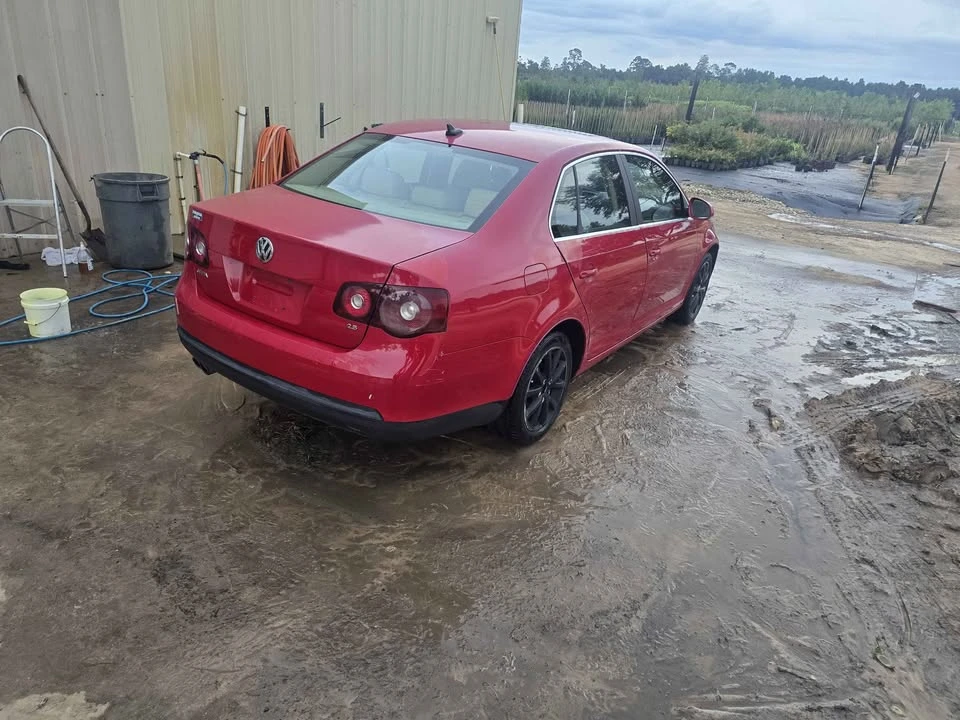 2009 Volkswagen A5 Jetta - Image 2 of 9