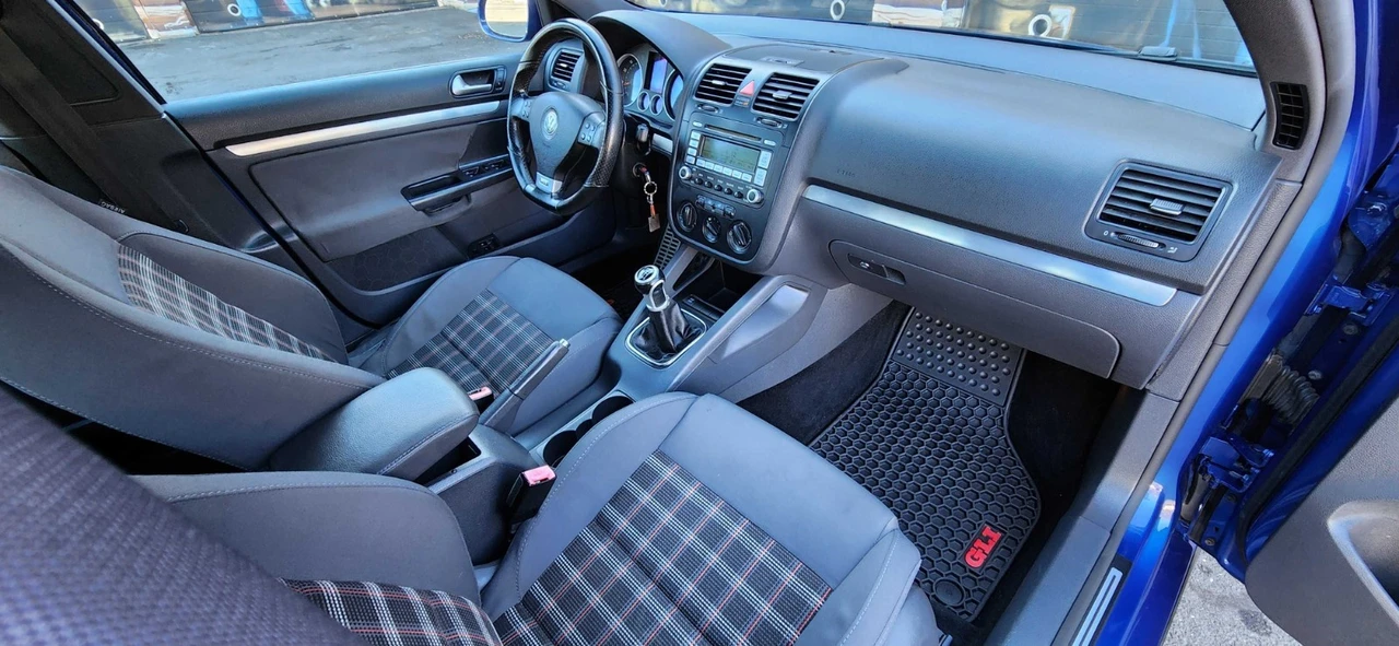 2009 Volkswagen A5 Jetta - Image 13 of 20