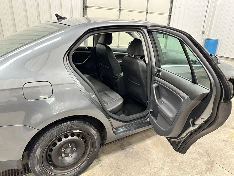 2009 Volkswagen A5 Jetta - Image 16 of 21
