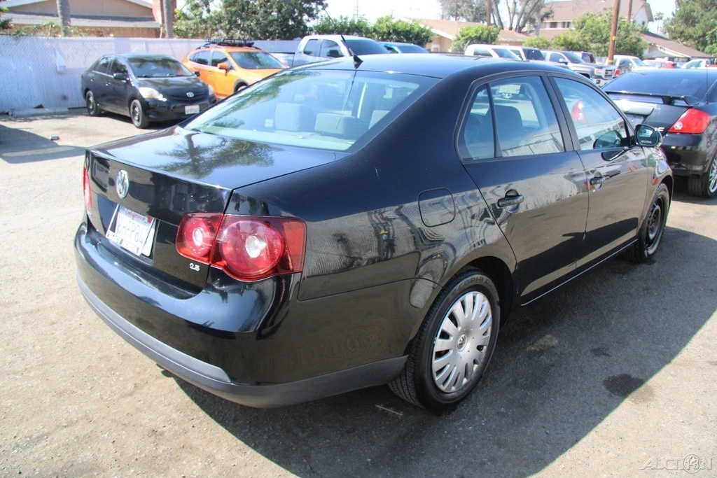 2009 Volkswagen A5 Jetta - Image 7 of 21