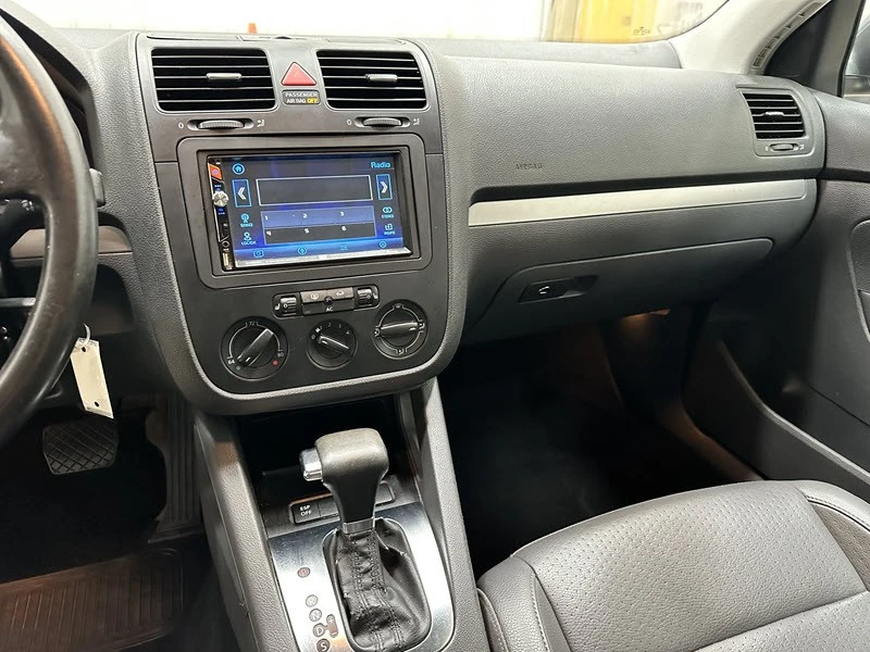 2009 Volkswagen A5 Jetta - Image 10 of 12