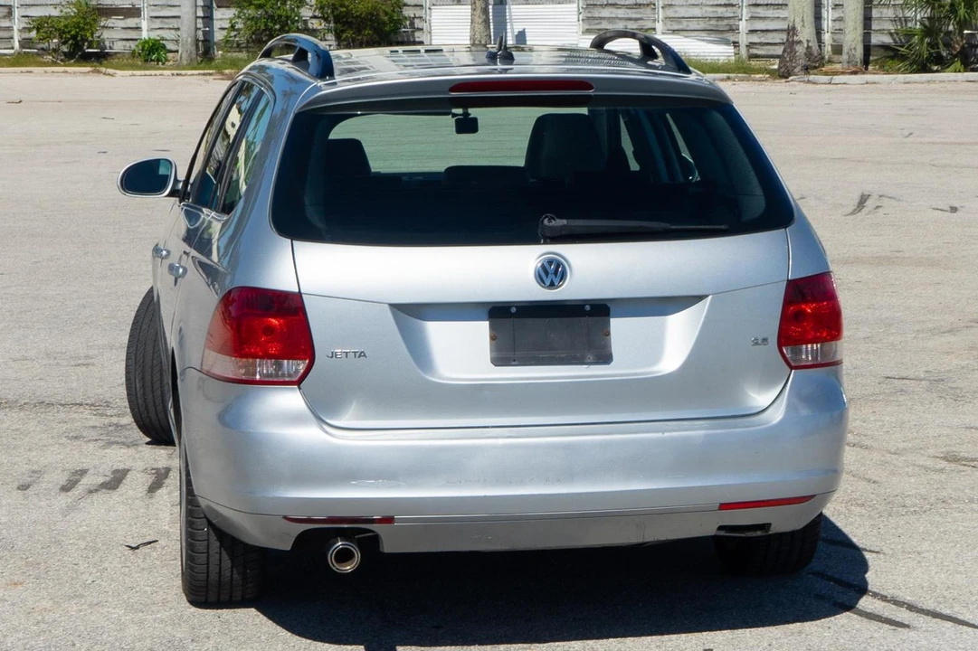 2009 Volkswagen A5 Jetta - Image 5 of 31
