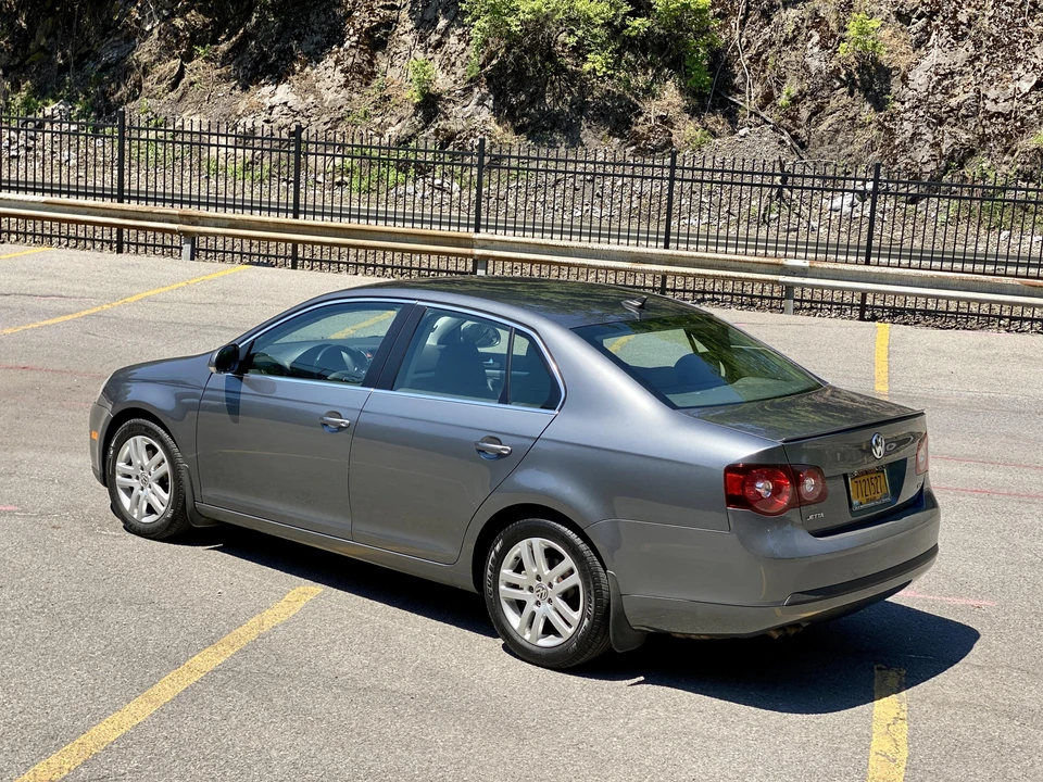 2009 Volkswagen A5 Jetta - Image 18 of 31
