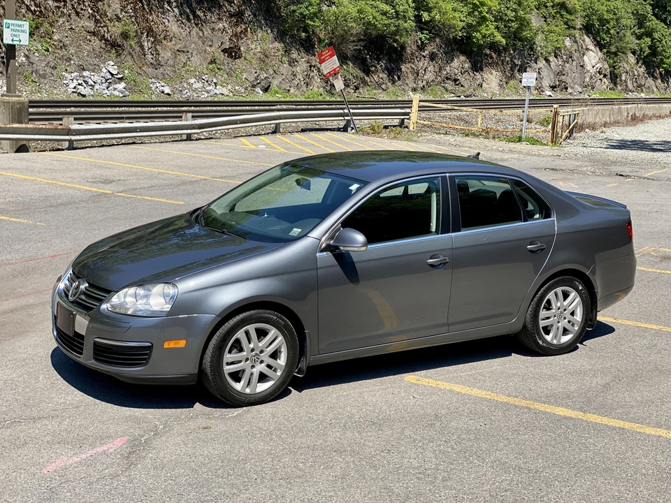 2009 Volkswagen A5 Jetta - Image 12 of 31