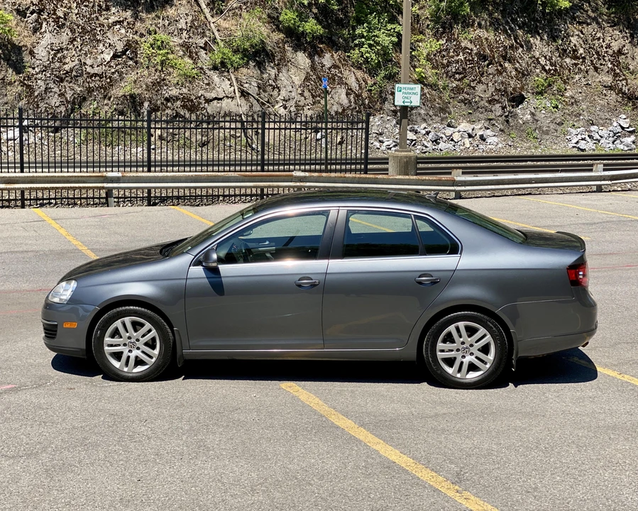 2009 Volkswagen A5 Jetta - Image 16 of 31