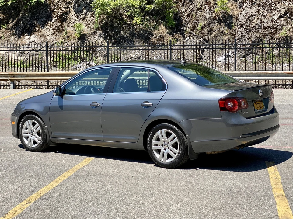 2009 Volkswagen A5 Jetta - Image 19 of 31