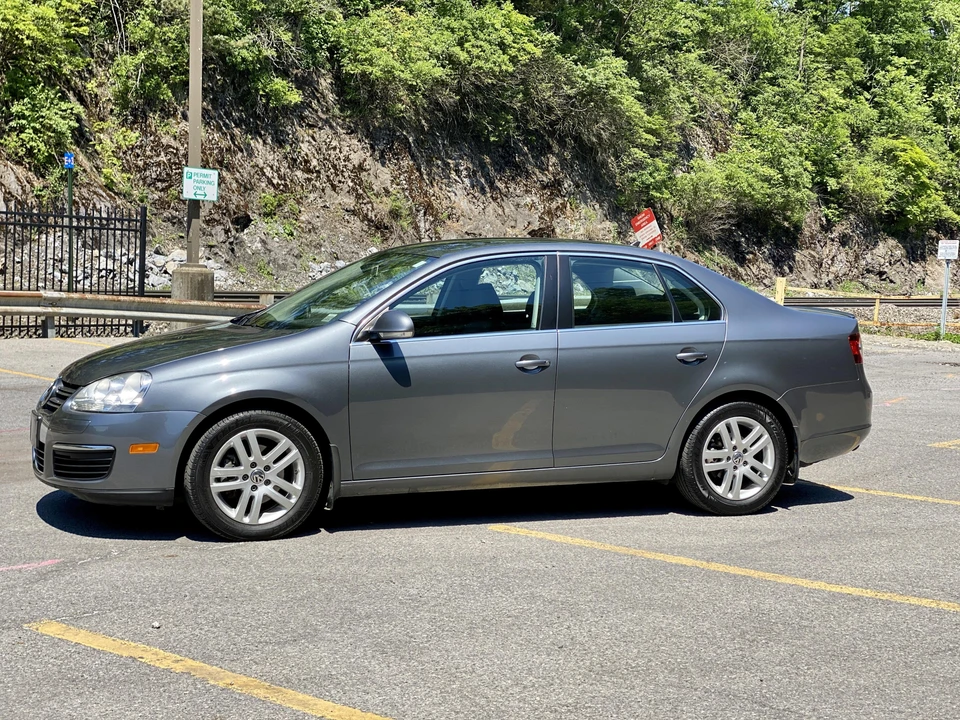 2009 Volkswagen A5 Jetta - Image 13 of 31