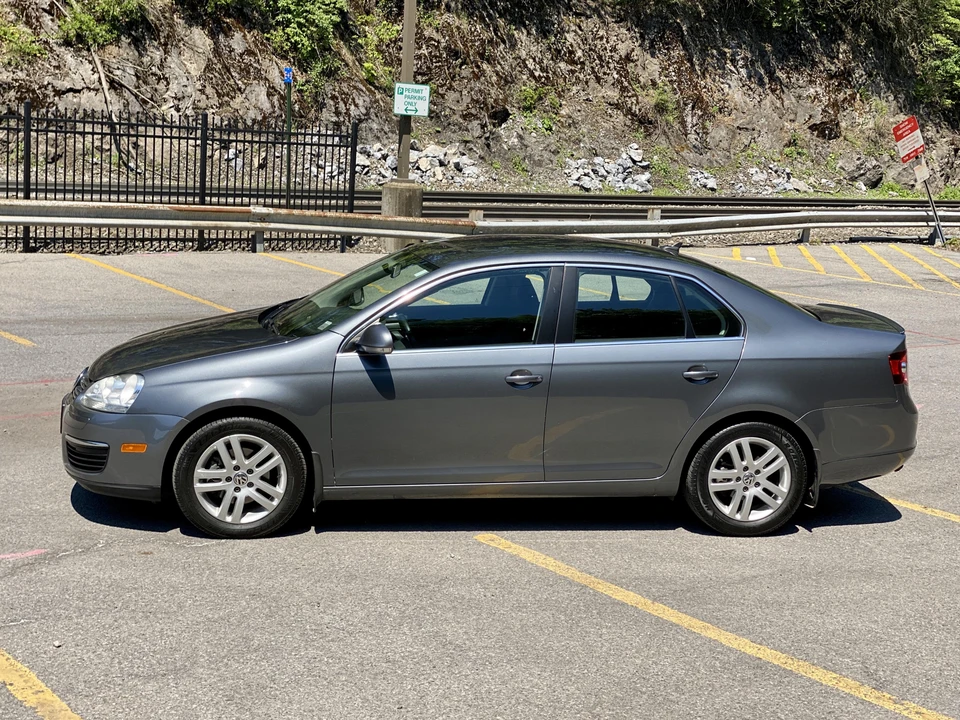 2009 Volkswagen A5 Jetta - Image 14 of 31