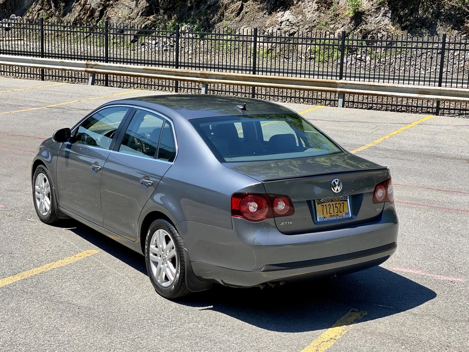 2009 Volkswagen A5 Jetta - Image 21 of 31