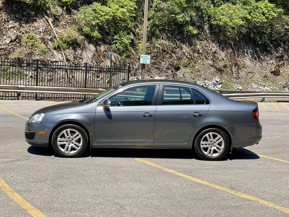 2009 Volkswagen A5 Jetta - Image 15 of 31