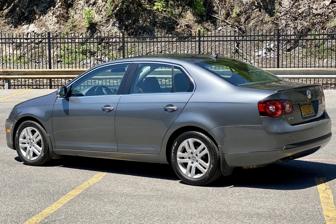 2009 Volkswagen A5 Jetta - Image 4 of 31