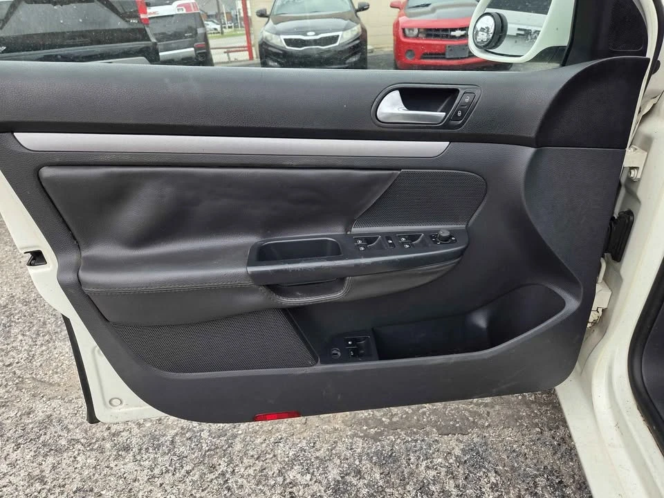 2009 Volkswagen A5 Jetta - Image 9 of 13