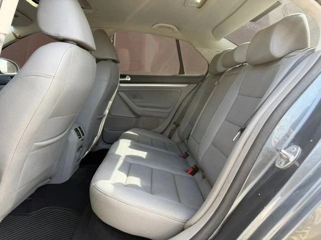 2009 Volkswagen A5 Jetta - Image 15 of 21