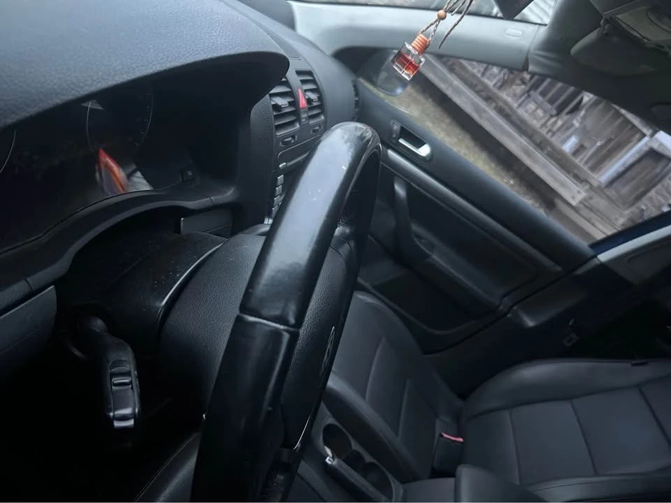 2009 Volkswagen A5 Jetta - Image 4 of 10