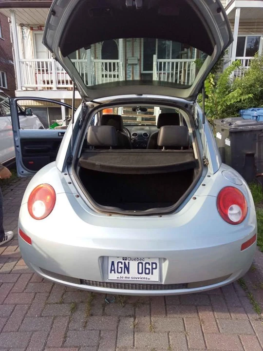 2009 Volkswagen New Beetle - Image 5 of 11