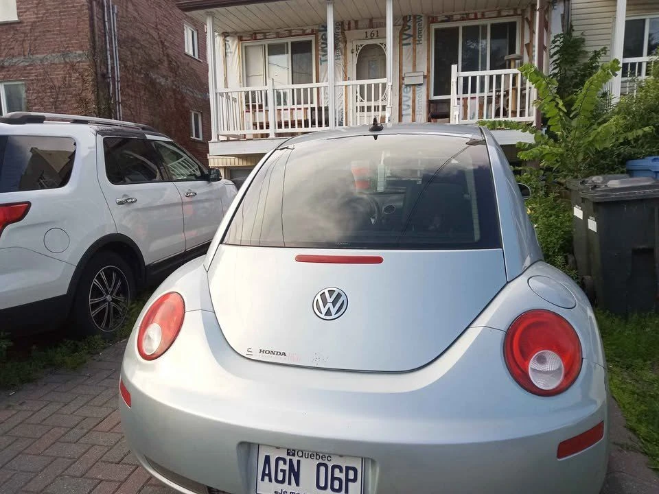 2009 Volkswagen New Beetle - Image 4 of 11