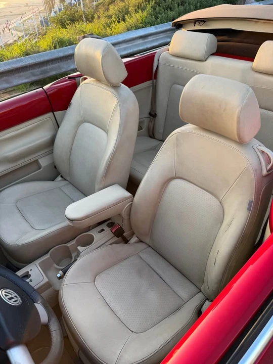 2009 Volkswagen New Beetle - Image 9 of 18