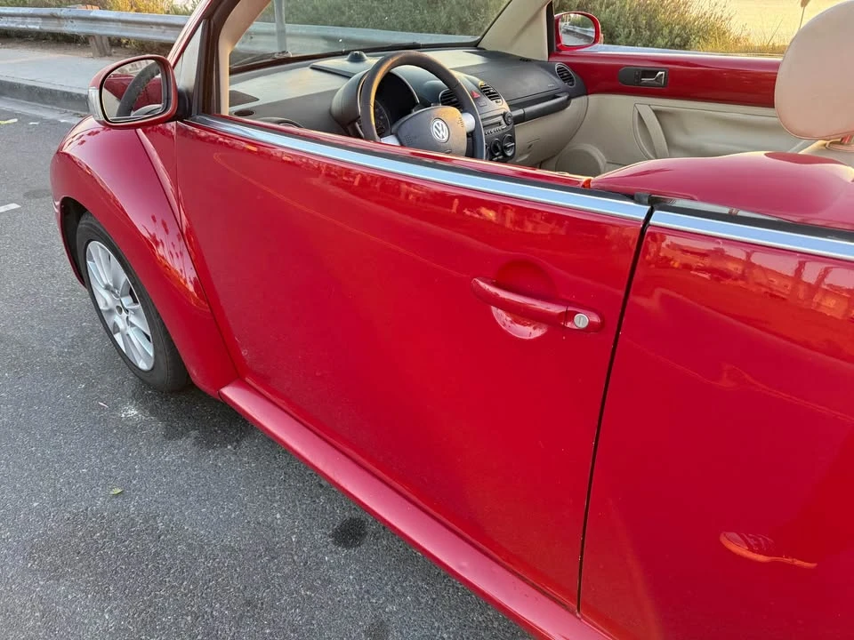 2009 Volkswagen New Beetle - Image 10 of 18