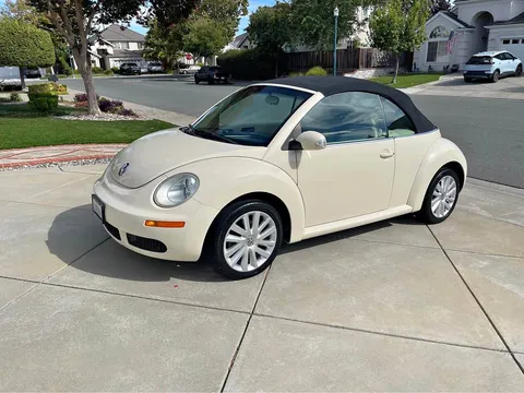 2009 Volkswagen New Beetle 2.5 Convertible 2D