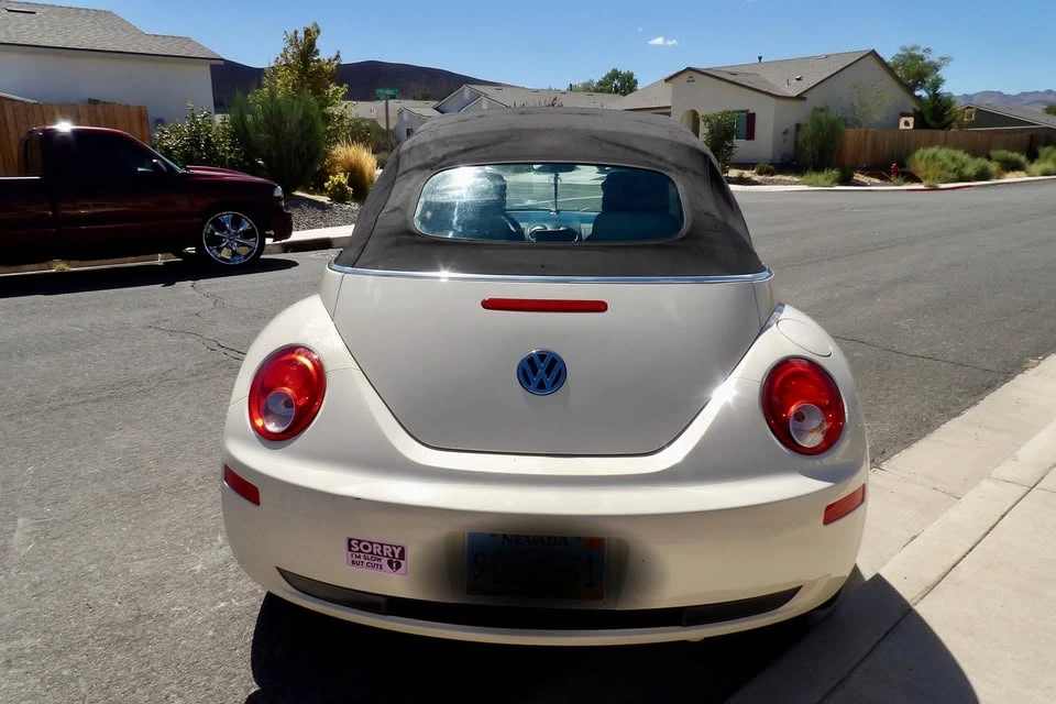 2009 Volkswagen New Beetle - Image 8 of 14
