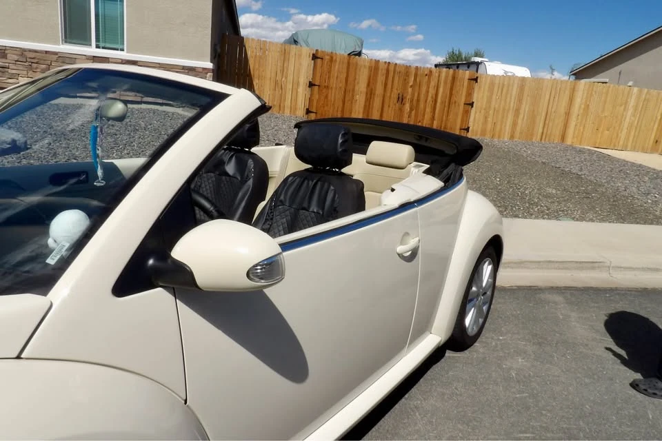 2009 Volkswagen New Beetle - Image 12 of 14