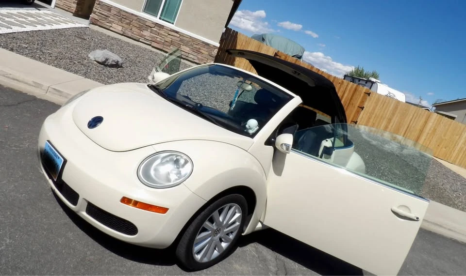 2009 Volkswagen New Beetle - Image 6 of 14