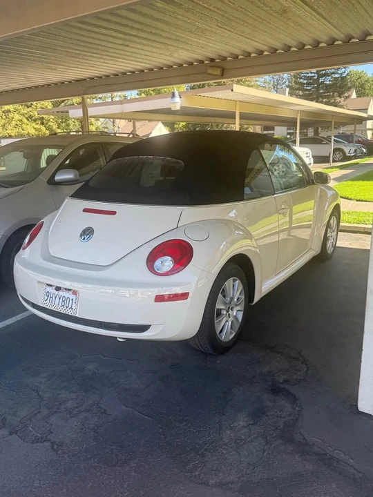 2009 Volkswagen New Beetle - Image 4 of 10