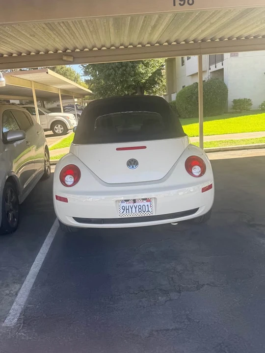 2009 Volkswagen New Beetle - Image 6 of 10